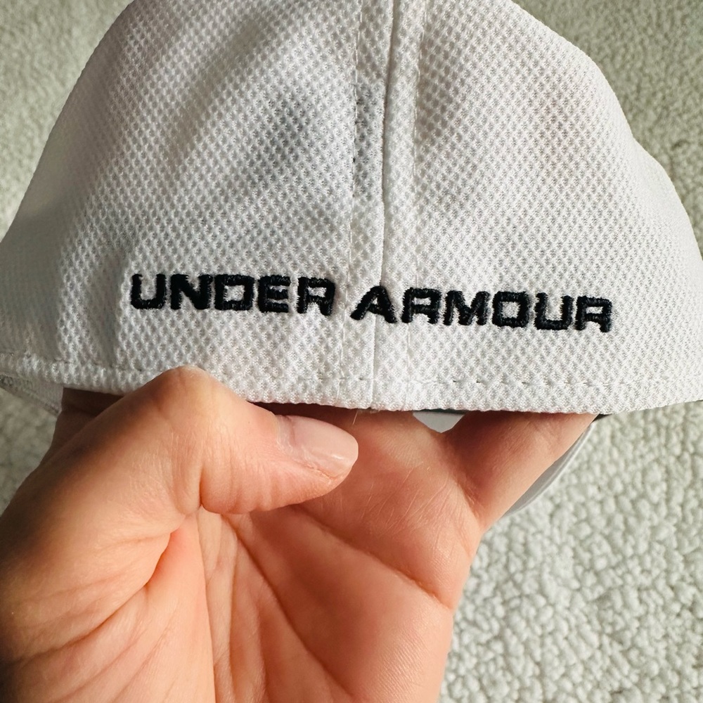 Withe hat - Picture 2 of 2